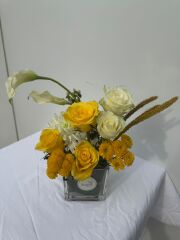 Protealı Sarı Gül Çiçekler Arajman