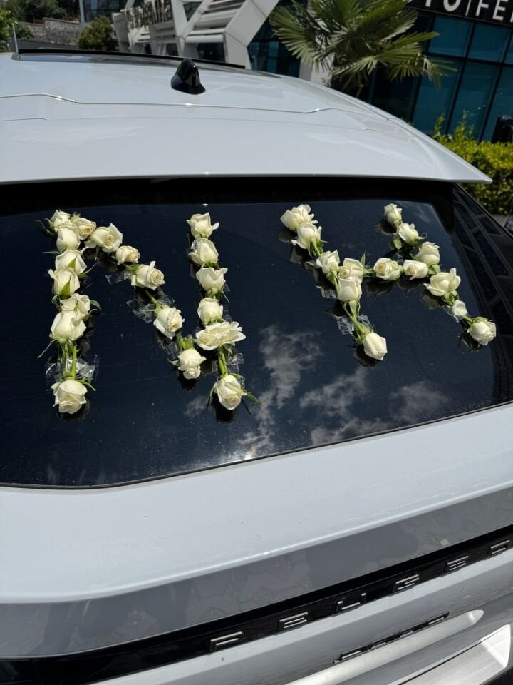 Elegant Car Floral Set