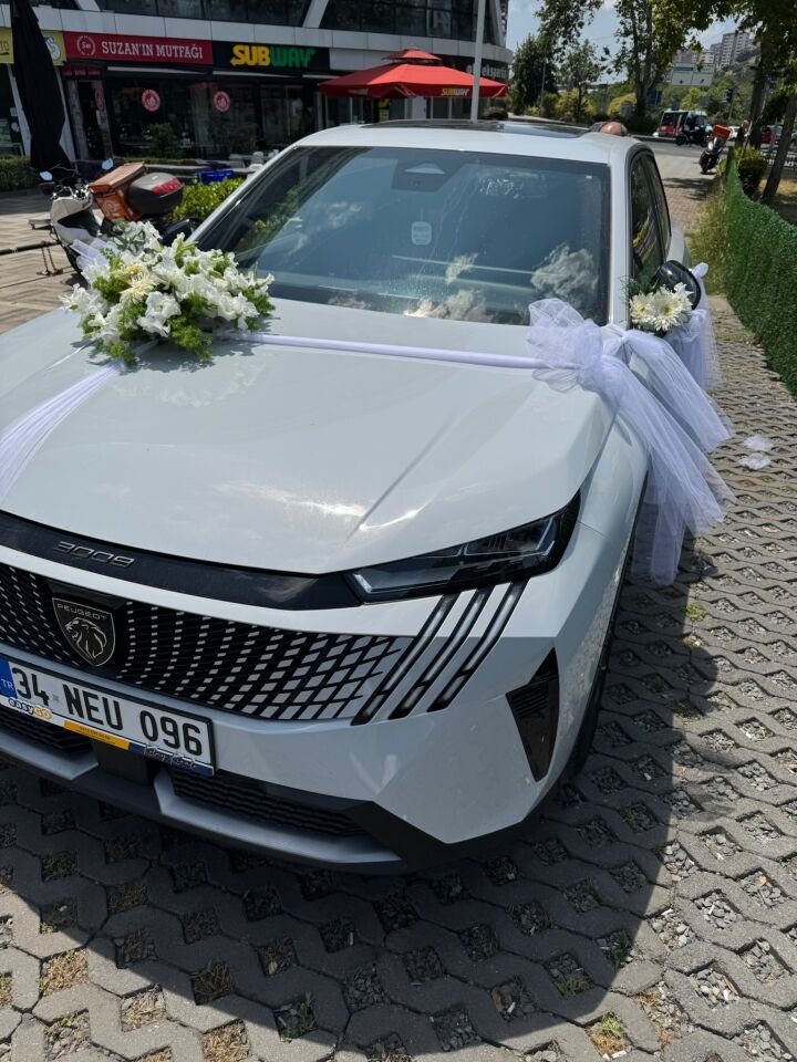 Elegant Car Floral Set